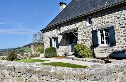 Meallet House | Charming, authentic house in the Cantal: Le Mas Pradou