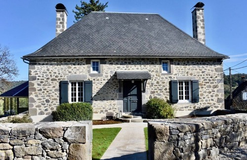 Meallet House | Charming, authentic house in the Cantal: Le Mas Pradou