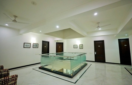 Basai House | Charming B&B with WiFi and AC in Wise Villa Agra 3