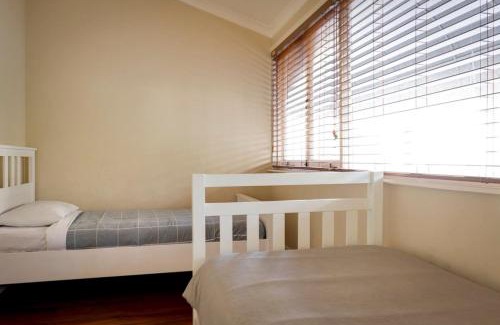 Dunsborough House | Charming beach home in heart of old Dunsborough