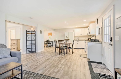 Beacon Apartment | Charming Beacon Apt w/Fire Pit: Near Hiking!