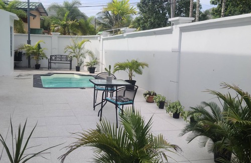 San Juan House | Charming bed & breakfast with pool view