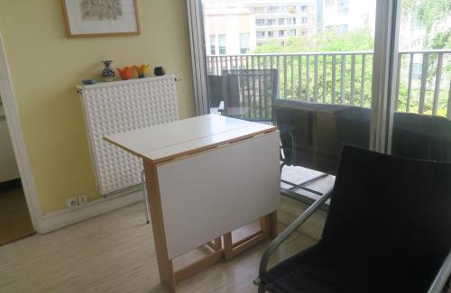 Necker Apartment | Charming bright studio apartment with balcony