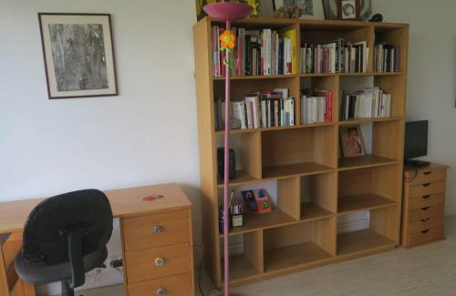 Necker Apartment | Charming bright studio apartment with balcony