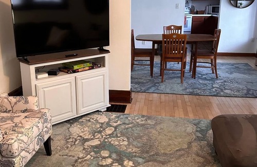 Shawano House | Charming Bungalow Across From Wolf River