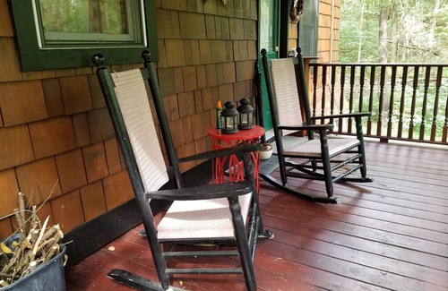 Bakerton Cabin | Charming Cabin in the Woods with River Access