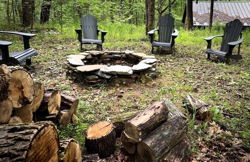 Bakerton Cabin | Charming Cabin in the Woods with River Access