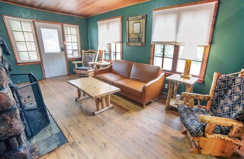 Estes Park Cabin | Charming Cabin, Next To National Park 3 Bedroom Cabin - #20-NCD0297