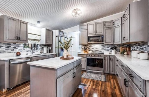 Leander Cabin | Charming Cabin on 14 Acres in Leander by Barclé!