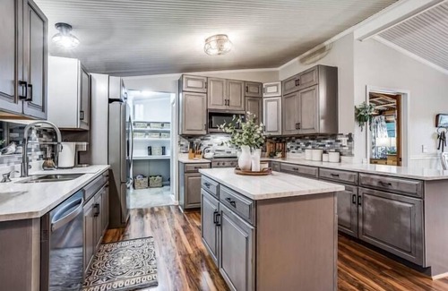 Leander Cabin | Charming Cabin on 14 Acres in Leander by Barclé!