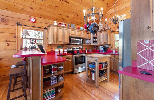 Boone Cabin | Charming Cabin w/Sweeping Mountain Views