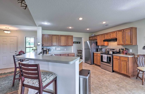 Cameron House | Charming Cameron Farm Retreat ~ 41 Mi to TAMU