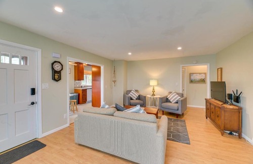Canandaigua House | Charming Canandaigua Lake House with Deck and Views!