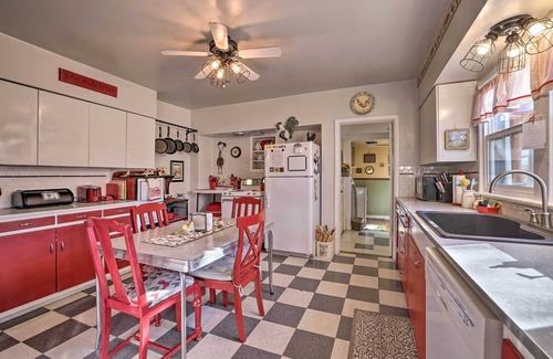 Cedar City House | Charming Cedar City Retreat - Walk to Downtown!