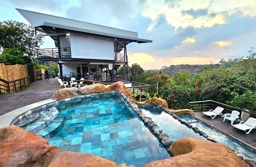 Poas Volcano National Park Ski Chalet | Charming chalet with WiFi in Poas. Great trails, and pools