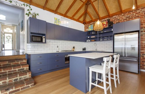 South Fremantle House | Charming Charles – Pet-Friendly Near Cafes & Beaches
