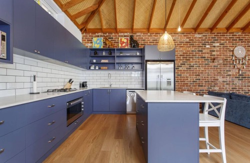 South Fremantle House | Charming Charles – Pet-Friendly Near Cafes & Beaches