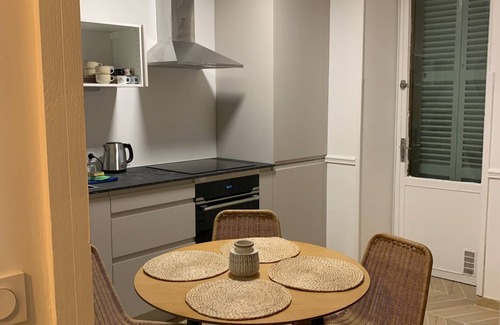 Quartier du Port Apartment | Charming cocoon in the small marsh at the port of Nice.