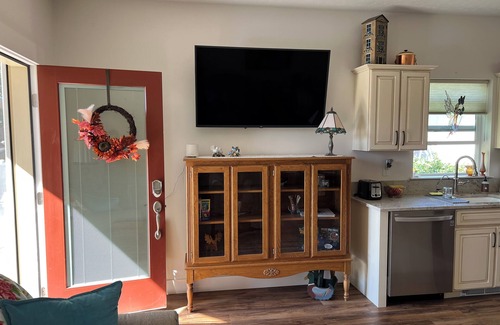 Nampa Cottage | Charming comfortable casita with AC and WiFi in welcoming Nampa.