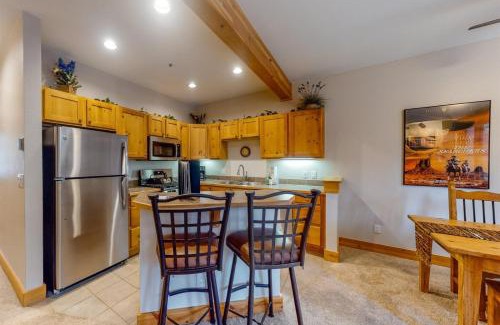 Keystone Apartment | Charming Condo Nestled In The East Keystone Resort Neighborhood, Shuttle To Ski Slopes, Outdoor Pool And Hot Tub