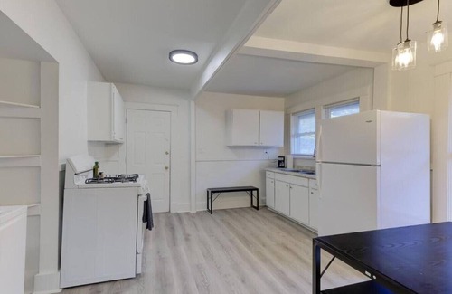 Cooper-Young Historic District Apartment | Charming Cooper-Young Flat in the Heart of Memphis