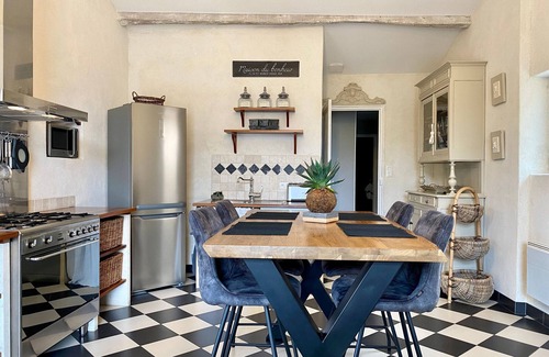 Chateau-Thebaud Cottage | Charming cottage with heated pool and WiFi - 2 bedrooms