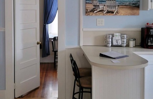 North Kingstown Cottage | Charming cottage with short drive to the beach or the city!