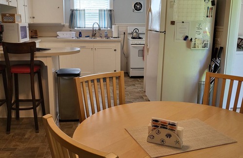 North Kingstown Cottage | Charming cottage with short drive to the beach or the city!