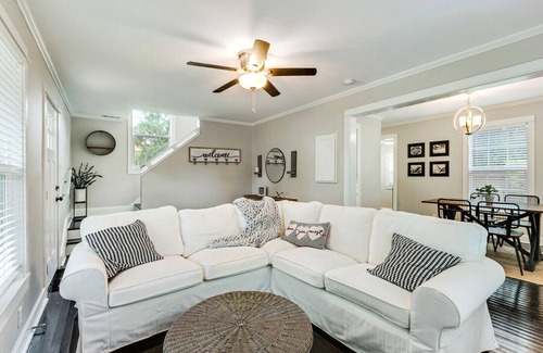 Waco House | Charming Cottage 5 minutes drive to The Silos and all things Magnolia