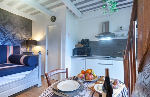 Valady Cottage | Charming cottage for 2 people with amazing panorama between Conques and Rodez