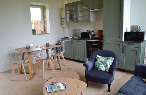 Pleuville House | Charming Cottage for 10 people, private pool, enclosed garden