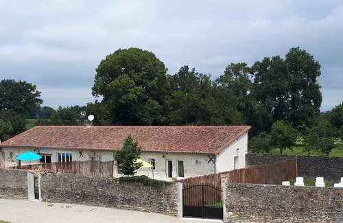 Pleuville House | Charming Cottage for 10 people, private pool, enclosed garden