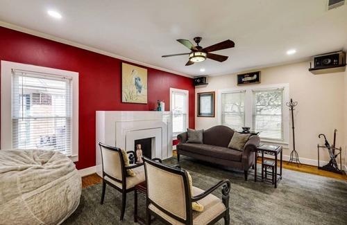 Lower Greenville House | Charming Cottage Getaway in the Heart of Dallas
