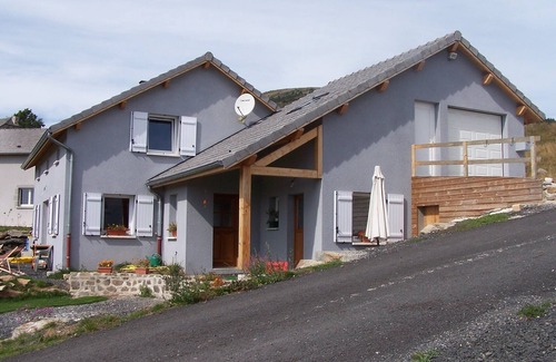 Les Estables Cottage | Charming cottage "Le Seneçon" in a small village where you can relax