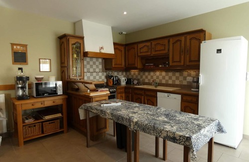 La Feuillie Cottage | Charming Cottage Near Beaches - 5 BR, Accessibility, Fireplace, Games Room, BBQ, Private Garden