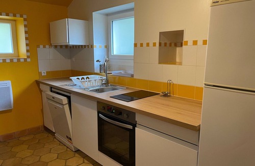 Chahaignes Cottage | Charming Cottage Near Loire Castles, Private Garden, Parking, WiFi, Ideal for Families
