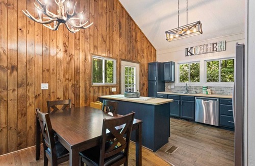 Beech Mountain Cottage | Charming Cottage in Scenic Setting