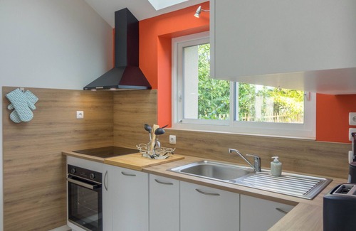 Darvoy Cottage | Charming Cottage with Heated Pool near Loire Castles and Cycling Routes