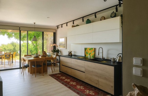 Caesarea Cottage | Charming cottage with garden and sea view in area with gym and pool in Caesarea