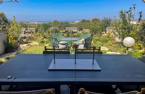 Caesarea Cottage | Charming cottage with garden and sea view in area with gym and pool in Caesarea