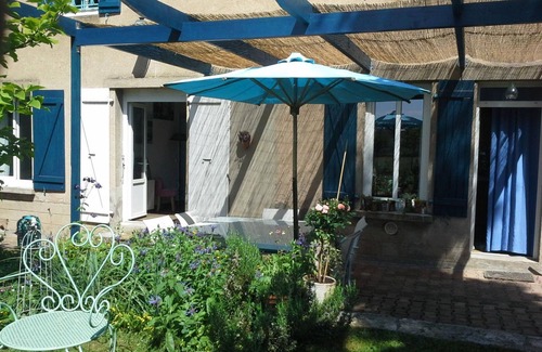 Barrais-Bussolles Cottage | Charming Country Home: 4BR, 2 Bath, Enclosed Garden, Pet-Friendly, Close to Lapalisse.