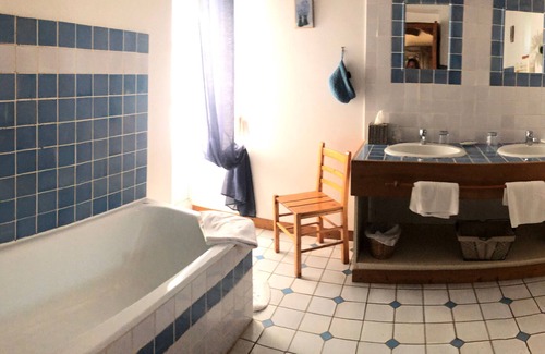 Solesmes Bed & Breakfast | Charming Country Guesthouse with Pool near Solesmes Abbey