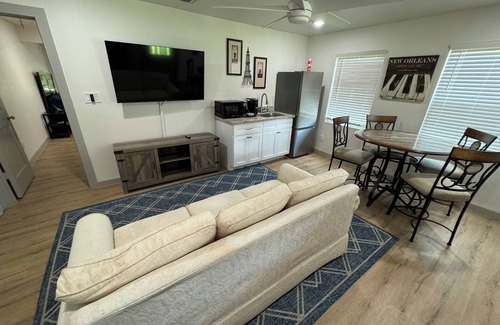 Magnolia House | Charming Country Home with Pool - Unit A