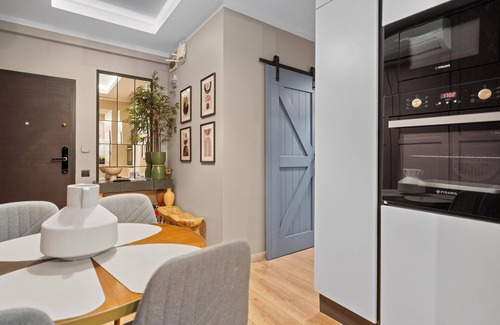 Bucharest City-Centre Apartment | Charming & Cozy 2 BD apt, Ultracentral with WiFi, AC, across Chabad in Bucharest