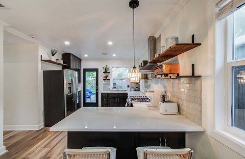 Greater East End House | Charming, Cozy & Central | 2-BD/1-BA, Mins to DT
