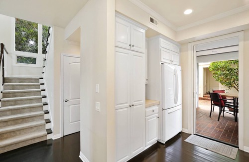 Corona del Mar House | Charming Dahlia Cottage! 1/2 Mile Bike Ride to Beach/PCH, Garage w/Parking, Free Bikes