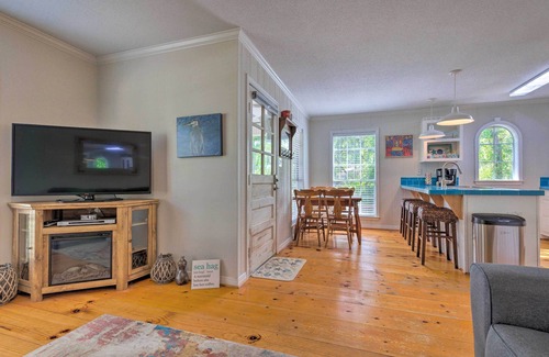 Dauphin Island Cottage | Charming Dauphin Island Home ~ 1 Mi to Beach!