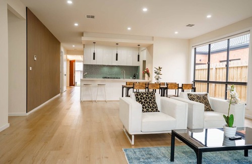 Plumpton House | Charming Deanside Home with Cosy Vibes