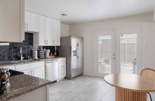 The Colony House | Charming Designer 3-bedroom home in The Colony w/Game Room, Pool, Grill + More!