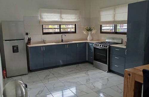 Paramaribo House | Charming detached holiday home in the beautiful area of Kwatta